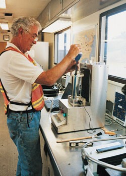 demonstration of the Air Void Analyzer